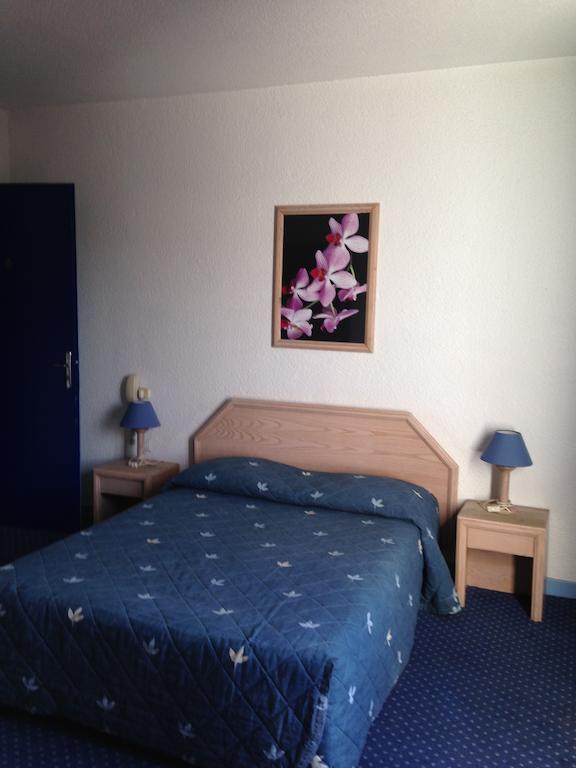 Hotel De La Poste Douvaine Δωμάτιο φωτογραφία