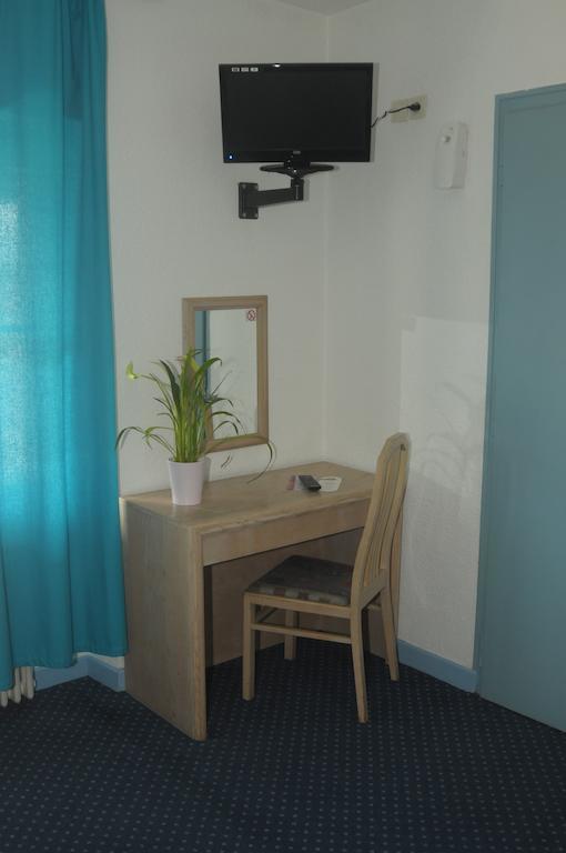 Hotel De La Poste Douvaine Δωμάτιο φωτογραφία